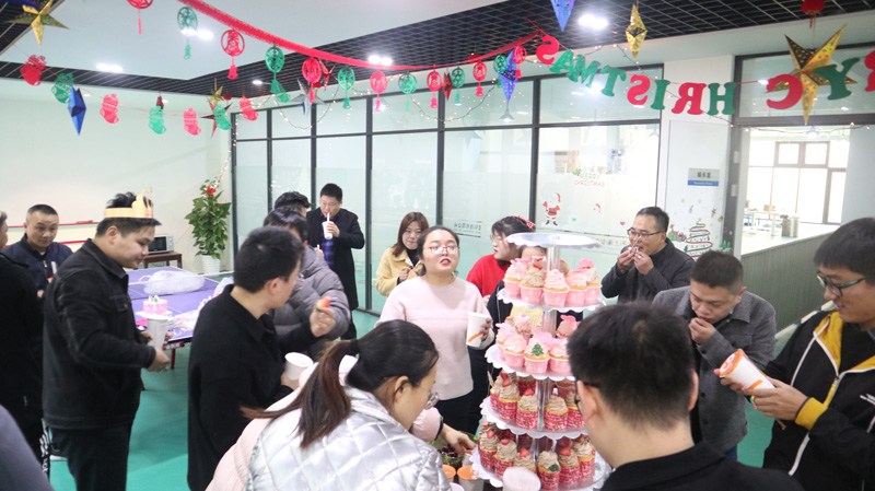 繽紛平安夜，歡樂圣誕節(jié) | 寶開舉辦第四季度員工集體生日會(huì)