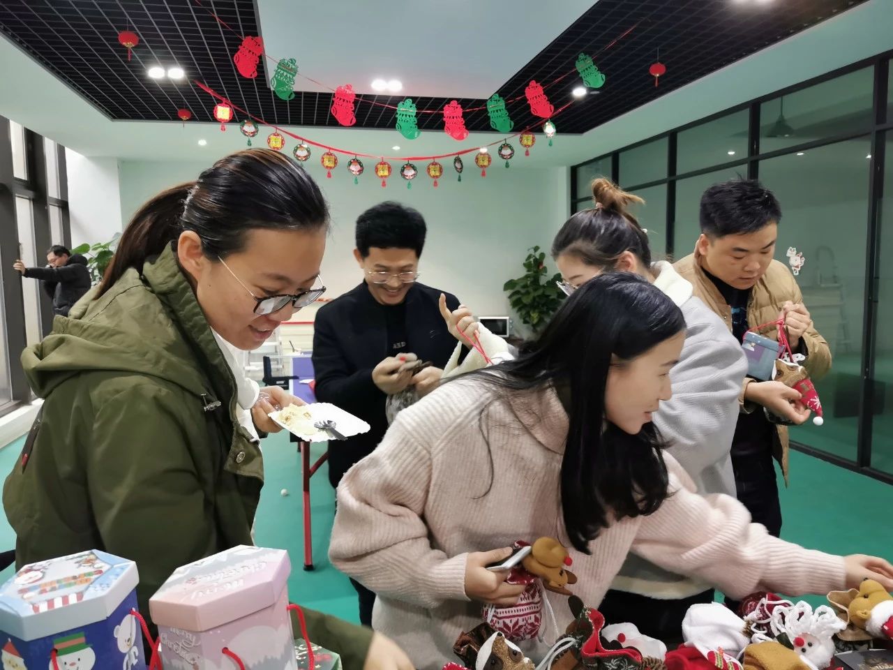 圣誕主題生日趴 | 濃情暖意平安夜，誕愿有你共前行