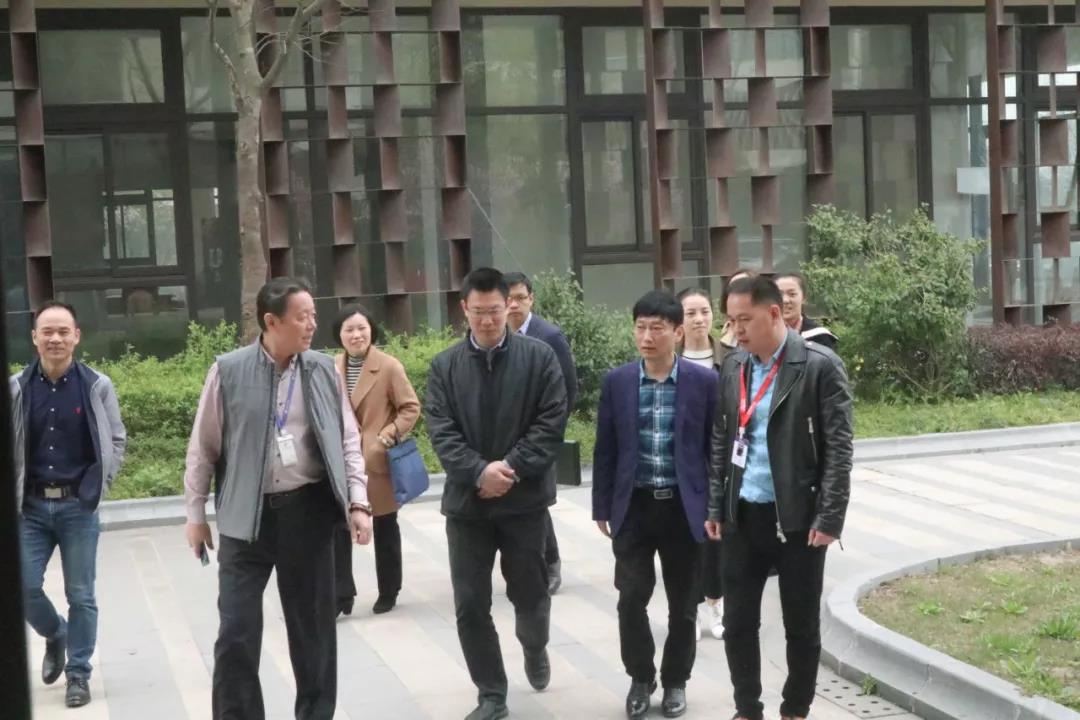 簡訊 | 黨建引領(lǐng)，助力企業(yè)發(fā)展！上海市委黨校領(lǐng)導一行蒞臨寶開考察調(diào)研！